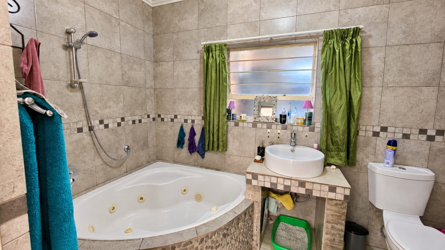 3 Bedroom Property for Sale in Ifafi North West